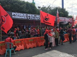 Peserta Kongres V PDIP Bali Manfaatkan Posko di Pelabuhan Ketapang