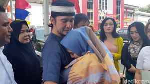 Tangis Istri Menyambut Kebebasan Mandala Shoji