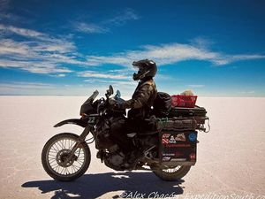 Jelajah Dunia Pakai Motor Baru di Setiap Negara