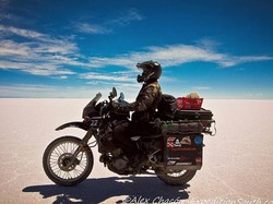 Jelajah Dunia Pakai Motor Baru di Setiap Negara