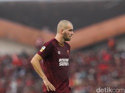Kisah Pluim: Away Serui, Anaconda, Rumput Alang-alang di Kandang PSM