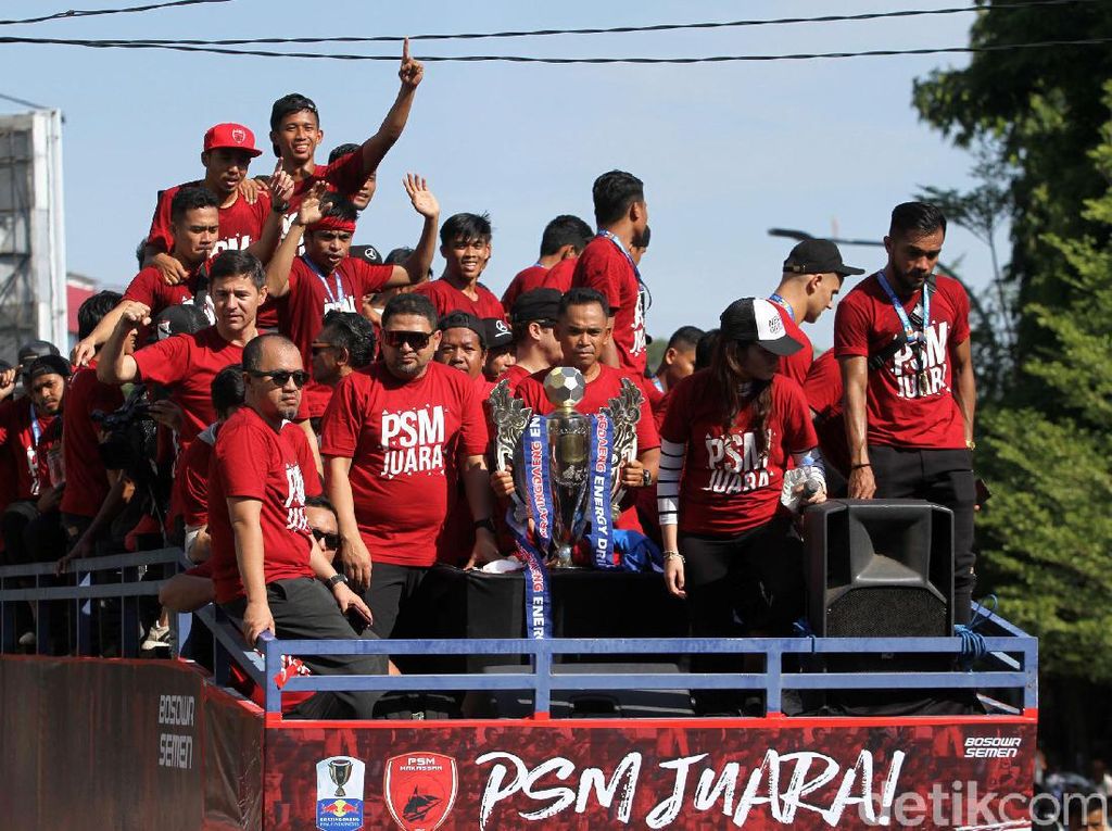 Parade Juara Piala Indonesia, PSM Serukan Perdamaian Antarsuporter Parade Juara Piala Indonesia, PSM Serukan Perdamaian Antarsuporter