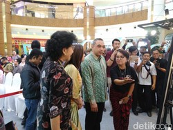 Bupati Tangerang Buka Pameran Foto 7 Perempuan 7 Rupa