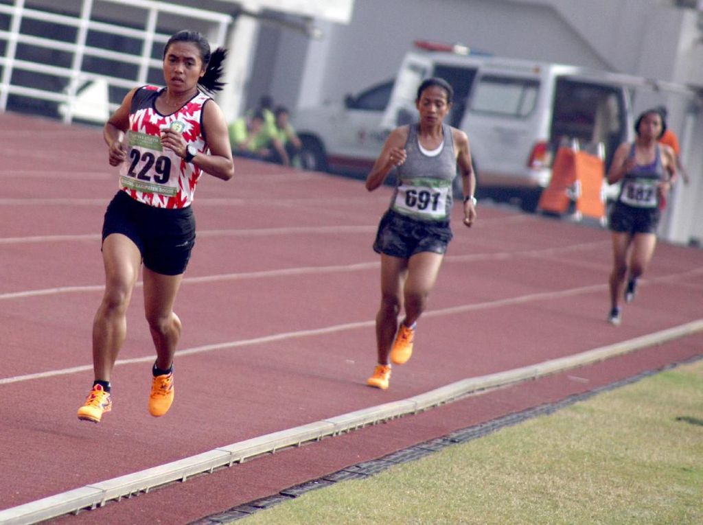 Triyaningsih Kantongi Emas tapi Tak Capai Limit di Lari 10.000 M Kejurnas Atletik Triyaningsih Kantongi Emas tapi Tak Capai Limit di Lari 10.000 M Kejurnas Atletik
