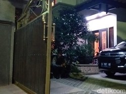 KPK Geledah Rumah Kadishub Jatim di Surabaya Terkait Suap APBD Tulungagung