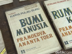 Rayakan Hari Buku Sedunia, Pilih Baca Buku Pram Atau Sapardi Djoko Damono?