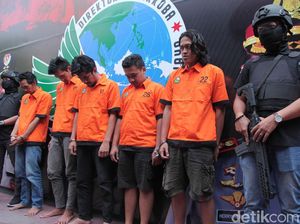 Berkas Perkara Tersangka Penyuplai Sabu Nunung Sudah Dilimpahkan ke Jaksa Berkas Perkara Tersangka Penyuplai Sabu Nunung Sudah Dilimpahkan ke Jaksa