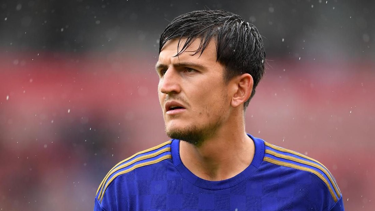 Bek Manchester United, Harry Maguire, akan selalu dibandingkan dengan Virgil van Dijk. (Foto: Michael Regan / Getty Images)
