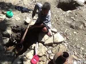 Krisis Air, Warga di Boyolali Bikin Sumur di Sungai Kering