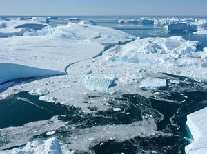 Potret Gunung Es di Greenland Mencair Potret Gunung Es di Greenland Mencair