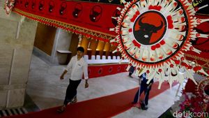 Ornamen Bali Hiasi Lokasi Kongres V PDIP