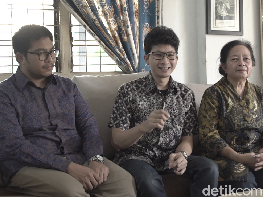 Eksklusif! Keluarga Pramoedya Ananta Toer Bicara Bumi Manusia Eksklusif! Keluarga Pramoedya Ananta Toer Bicara Bumi Manusia