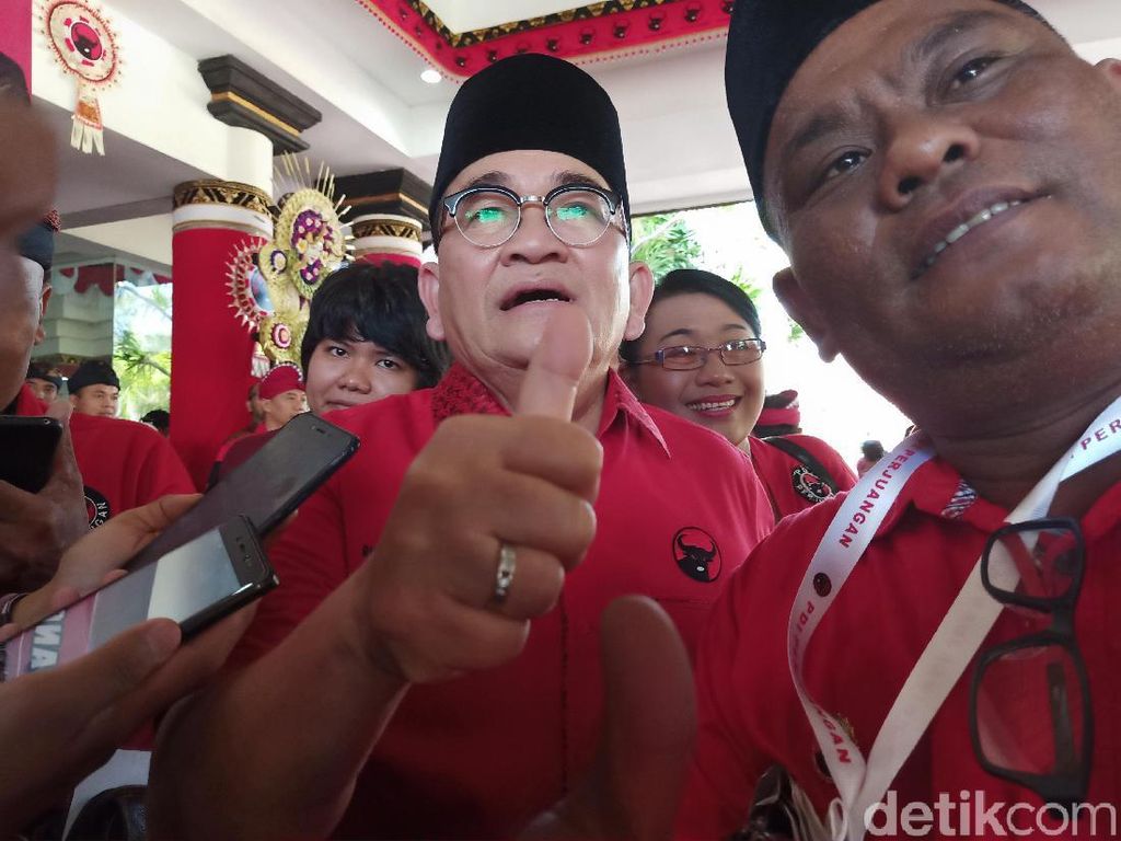 Hadiri Kongres PDIP, Ruhut Sitompul Ngaku Sudah 3 Tahun Jadi Kader Hadiri Kongres PDIP, Ruhut Sitompul Ngaku Sudah 3 Tahun Jadi Kader