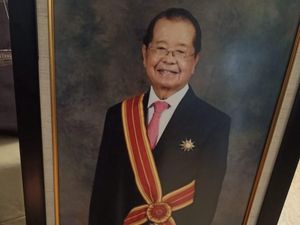 Cosmas Batubara Dimakamkan di TMP Kalibata Sabtu 10 Agustus Cosmas Batubara Dimakamkan di TMP Kalibata Sabtu 10 Agustus