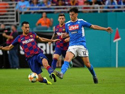 Saling jual beli serangan, gol baru hadir di menit ke-38. Barcelona unggul 1-0 lewat Sergio Busquets, di mana sepakannya dari luar kotak penalti gagal dibendung Alex Meret. Jasen Vinlove-USA TODAY Sports via Reuters.