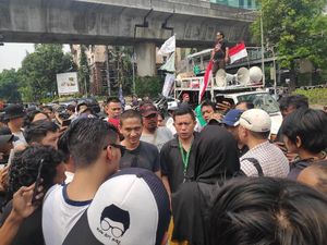 Massa Driver Taksi Online Kembali Berunjuk Rasa di Blok M