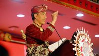 8 Momen Jokowi Berbaju Adat Seperti Saat Hadir di Kongres PDI-P
