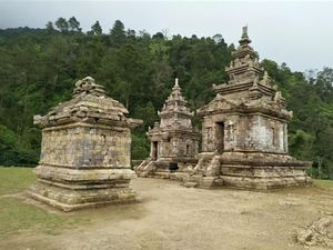 Candi Gedong Songo di Semarang: Sejarah, Kompleks, dan Riwayat Pemugaran Candi Gedong Songo di Semarang: Sejarah, Kompleks, dan Riwayat Pemugaran