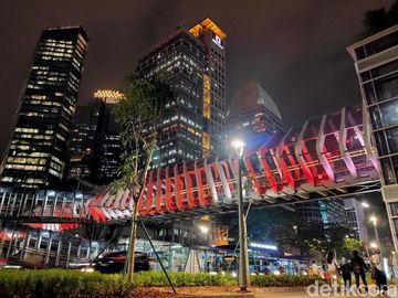 Menikmati Indahnya Cahaya Kota dalam Bidikan Kamera Ponsel