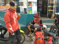 Cerita Pendaki Nyaris Terjebak Kebakaran di Puncak Gunung Ciremai