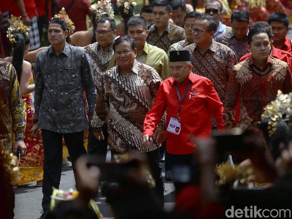 Penuhi Janji, Prabowo Hadiri Kongres V PDIP