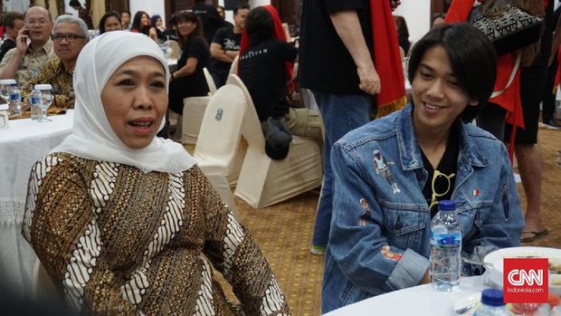 Khofifah Indar Parawansa dan Iqbaal Ramadhan