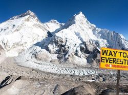 Ukraina Sambat ke Nepal, Minta Larang Pendaki Rusia Naik Himalaya