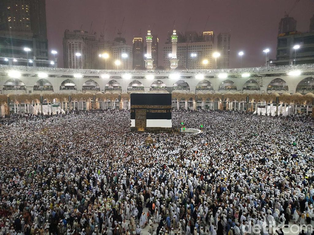 Arab Saudi Terbuka bagi Turis, Tapi Tidak di Makkah dan Madinah