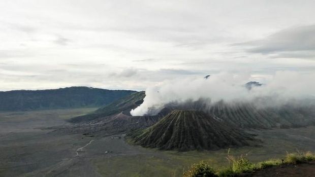 Sisi Gunung Bromo yang Mirip Planet Lain