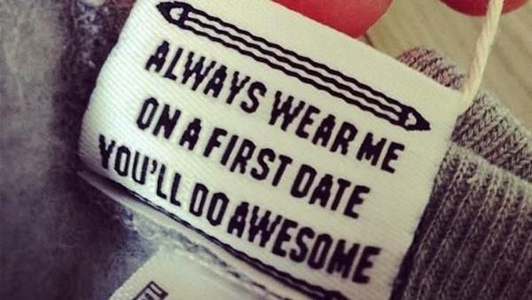 10 Pesan Kocak di Label Baju yang Bikin Kamu Senyum-senyum Sendiri