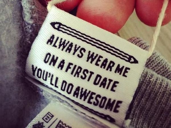 10 Pesan Kocak di Label Baju yang Bikin Kamu Senyum-senyum Sendiri