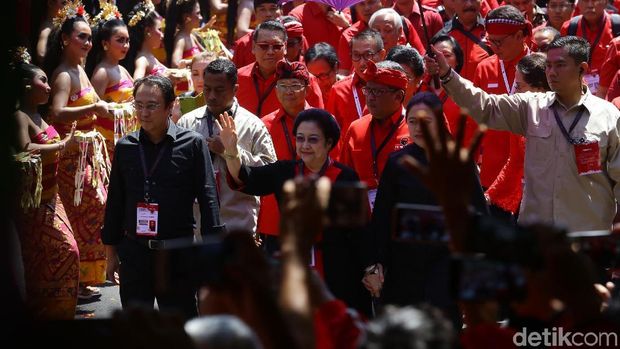 Gayung Bersambut Jokowi-Mega Soal Menteri Terbanyak 