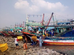 Nelayan Keluhkan Aturan Wajib Sistem Identifikasi Kapal