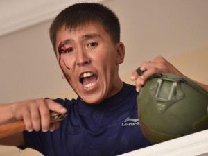 Pasukan Keamanan Kirgistan Serbu Rumah Mantan Presiden Atambayev