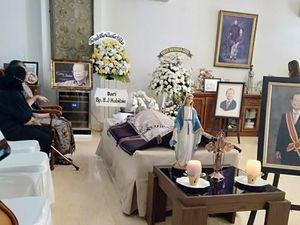 Cosmas Batubara Meninggal Setelah Berjuang Melawan Kanker Cosmas Batubara Meninggal Setelah Berjuang Melawan Kanker