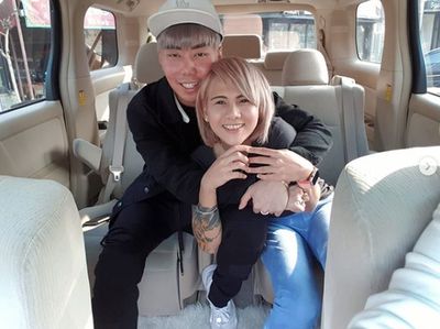 Kumpulan Potret Kemesraan Roy Kiyoshi dan Evelyn Anjani