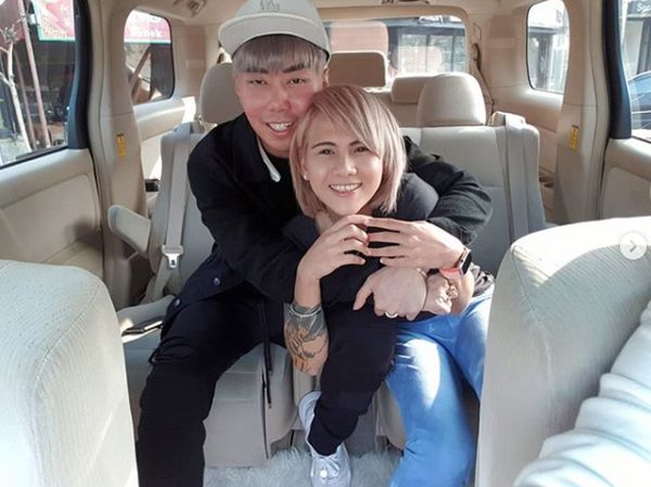 Kumpulan Potret Kemesraan Roy Kiyoshi dan Evelyn Anjani