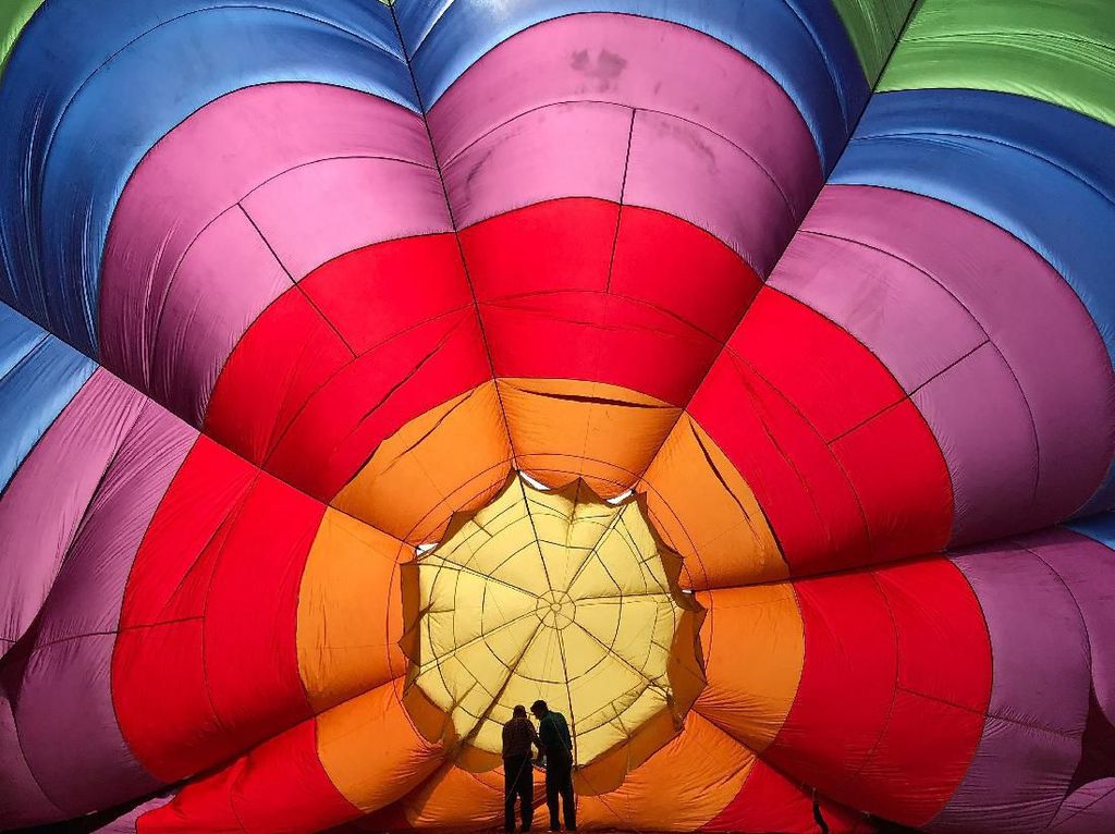 Terpesona Indahnya Warna-warni Festival Balon di Inggris