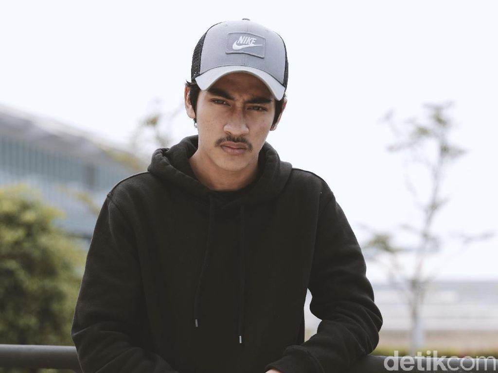 Abidzar Akui Berat Digadang Jadi Penerus Almarhum Uje Abidzar Akui Berat Digadang Jadi Penerus Almarhum Uje