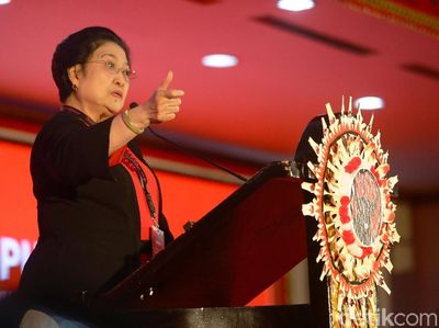 Megawati Sampaikan Pidato Politik di Kongres PDIP