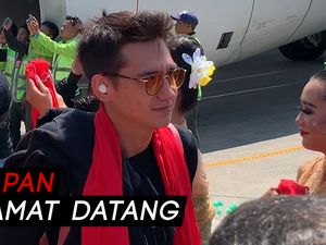 Tiba di Surabaya, Pemain Bumi Manusia Cs Disambut Tarian dan Gamelan