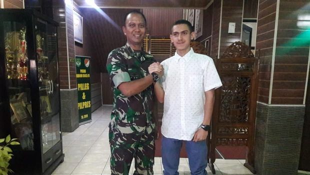Enzo Zenz Allie, Bule Perancis Ingin Jadi Kopassus
