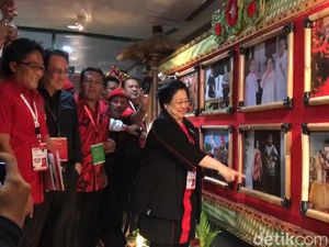 Saat Megawati Favoritkan Foto Bareng Prabowo Saat Megawati Favoritkan Foto Bareng Prabowo
