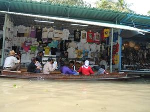 Sensasi Mencari Makanan Halal di Thailand