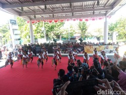 Gala Premier Bumi Manusia dan Perburuan Dipadati Warga Surabaya