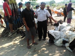 Kemenhub Angkat 4.380 Barel Tumpahan Minyak Pertamina di Laut Karawang