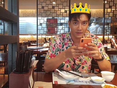Bikin Salah Fokus! Ini Manisnya Siwon Saat Bersantap di Restoran