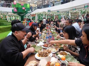 Di Kampoeng Legenda Ada Asem-asem Koeh Lim hingga Bebek Sinjay Madura Di Kampoeng Legenda Ada Asem-asem Koeh Lim hingga Bebek Sinjay Madura