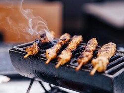 Mau Bikin Sate di Rumah? Ini Peralatan yang Penting Disiapkan