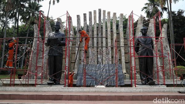 Merawat Tugu Proklamasi, Monumen Bersejarah Peringati HUT RI